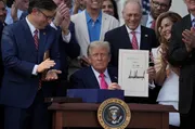 TRUMP KÝ BAN HÀNH ĐẠO LUẬT “ONE BIG BEAUTIFUL BILL”