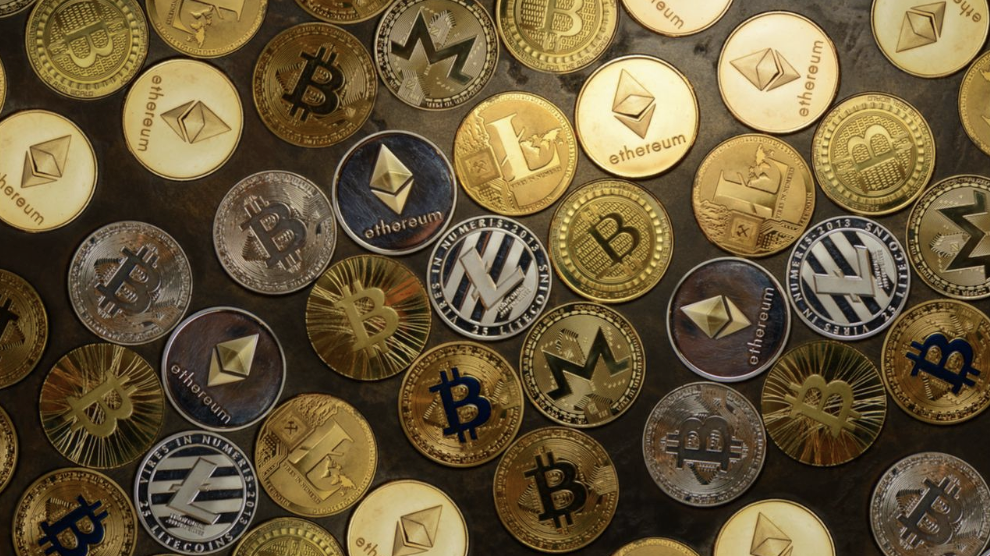 Hình ảnh bài viết: Top 10 Altcoin Đáng Chú Ý Nhất 2025: Ai Dẫn Đầu Tiềm Năng Đầu Tư Dài Hạn?